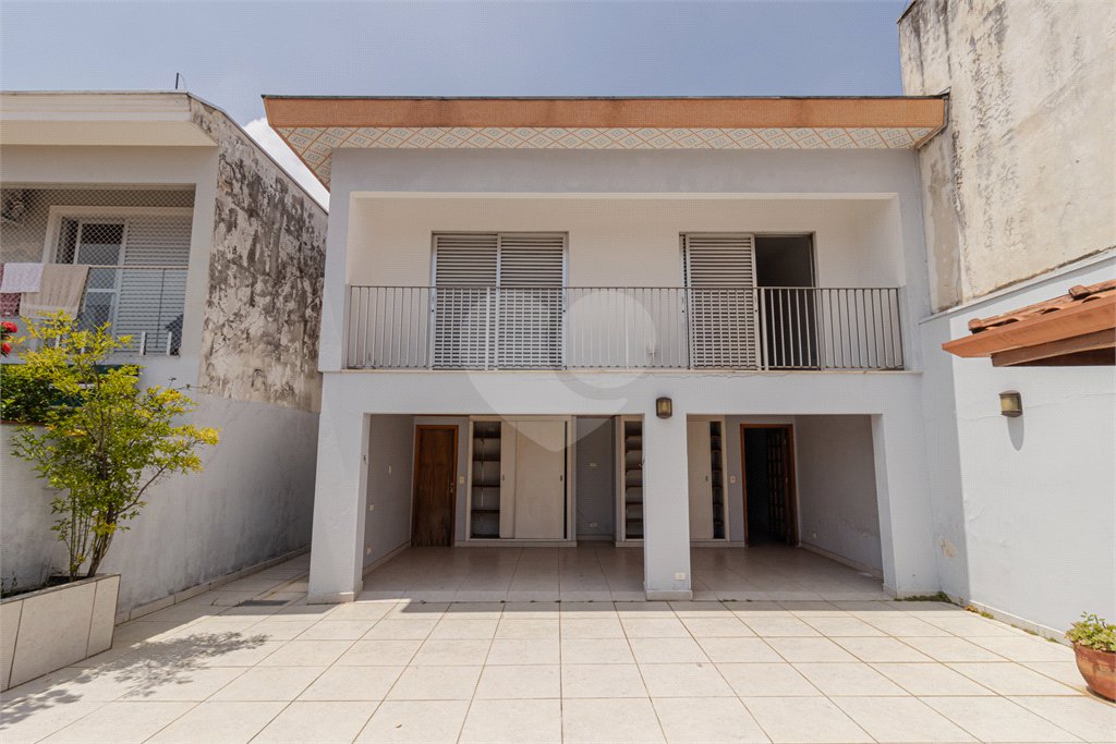 Casa Térrea à venda com 4 quartos, sendo 2 suítes, em Bosque da Saúde, São Paulo, SP