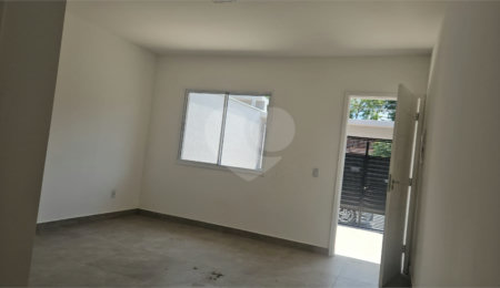 Casa à venda com 2 suítes em Jardim Pinheiros, São Paulo, SP