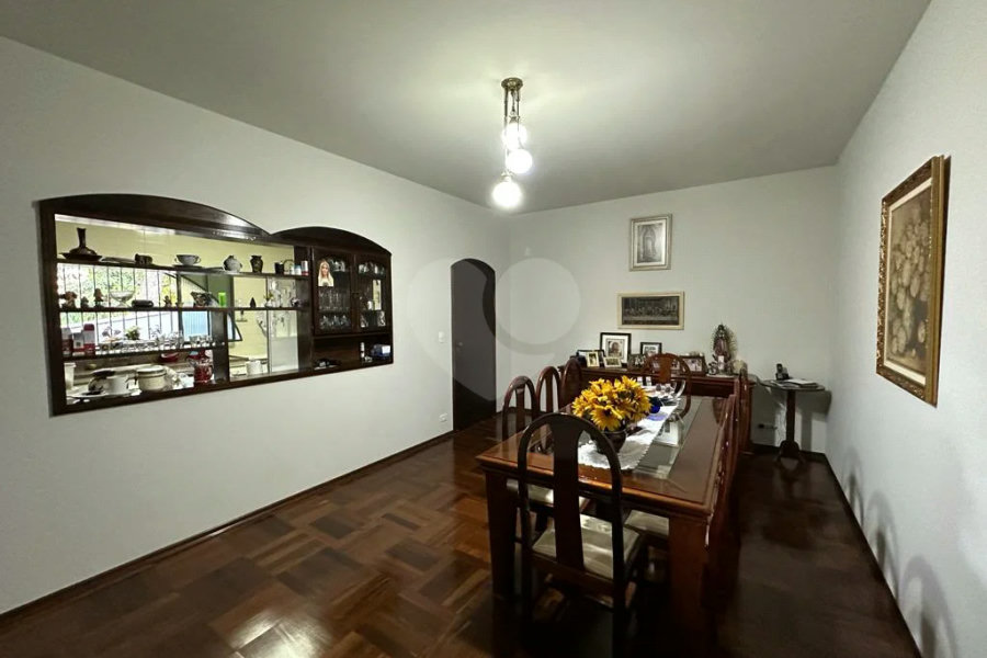 Casa assobradada à venda no bairro Nova Piracicaba, em Piracicaba/SP.
