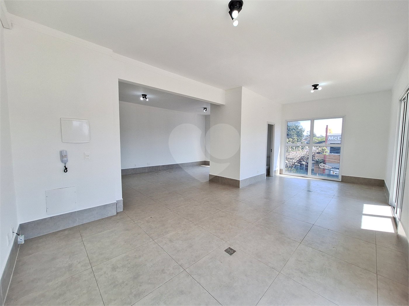 Sala à venda ou para alugar em Santa Rosa, Vinhedo, SP