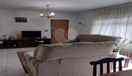 Sobrado à venda com 3 quartos em Tremembé, São Paulo, SP
