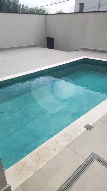Casa à venda com 3 quartos, sendo 1 suíte,  no condomínio Terras de São Fernando, Cotia - SP