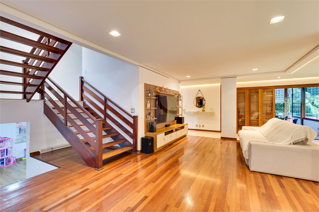 Casa à venda com 4 suítes em Chácara Monte Alegre, São Paulo, SP