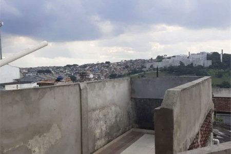 Sobrado à venda com 4 quartos, sendo 1 suíte, em Jardim Germânia, São Paulo, SP