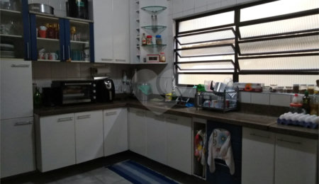 Sobrado à venda com 3 quartos, sendo 1 suíte, em Chora Menino, São Paulo, SP
