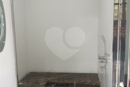 Casa à venda com 5 quartos, sendo 4 suítes, no condomínio Santa Teresa, Jundiaí - SP