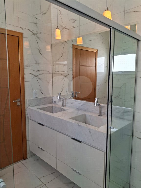 Casa à venda com 3 quartos, sendo 1 suíte, no condomínio Costa das Areias, Salto - SP