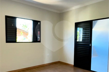 Sobrado à venda com 4 quartos, sendo 1 suíte, em Vila Alpes Suíços, Indaiatuba, SP