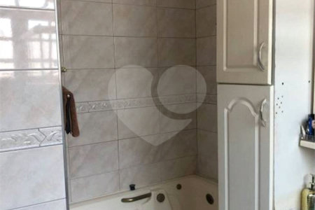 Casa à venda com 4 quartos, sendo 2 suítes,  no condomínio Altos da Serra 1, São José dos Campos - SP