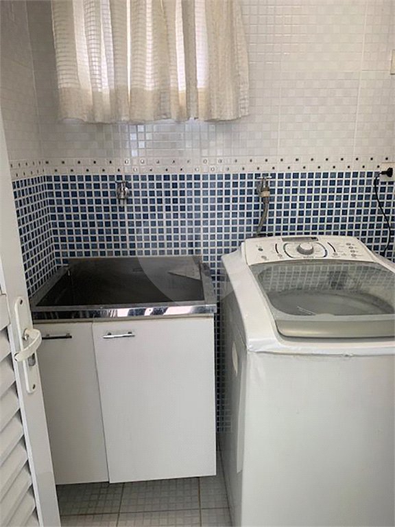Sobrado à venda com 3 quartos em Vila Paulicéia, São Paulo, SP