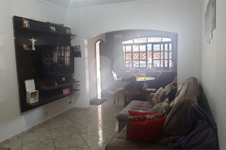 Sobrado à venda com 3 quartos, sendo 1 suíte, em Tremembé, São Paulo, SP
