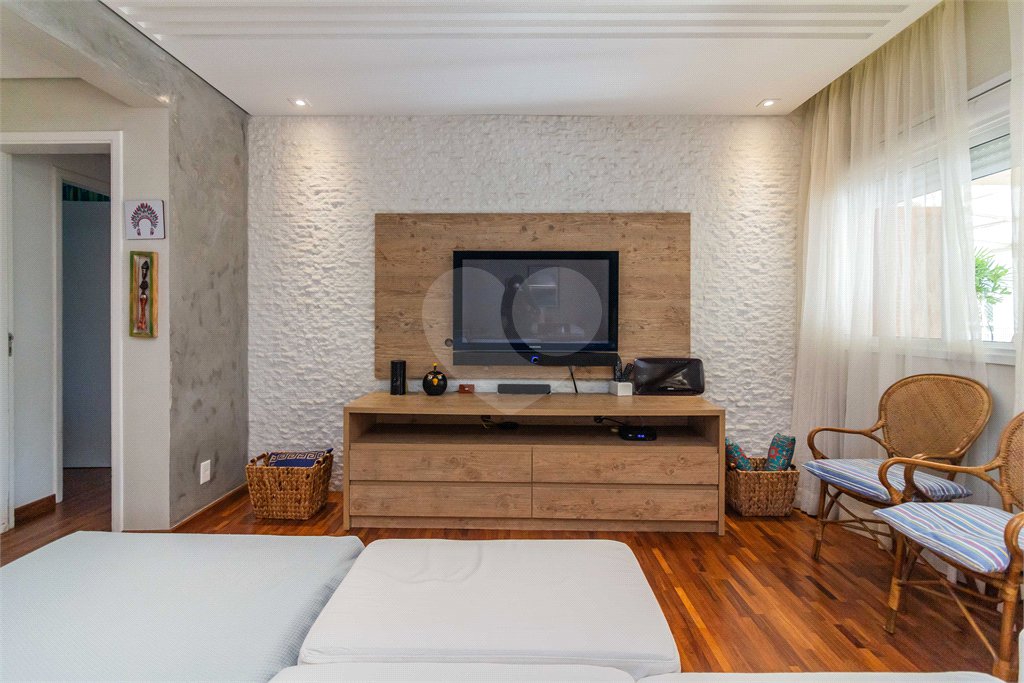 Apartamento à venda com 3 suítes em Vila Cordeiro, São Paulo, SP