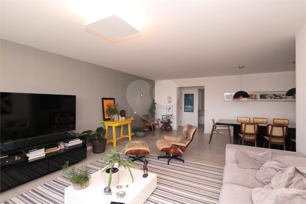 Apartamento à venda com 4 quartos, sendo 1 suíte, em Alto da Boa Vista, São Paulo, SP