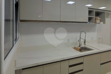 Apartamento à venda com 3 quartos, sendo 2 suítes,  em Jardim Arpoador, São Paulo, SP