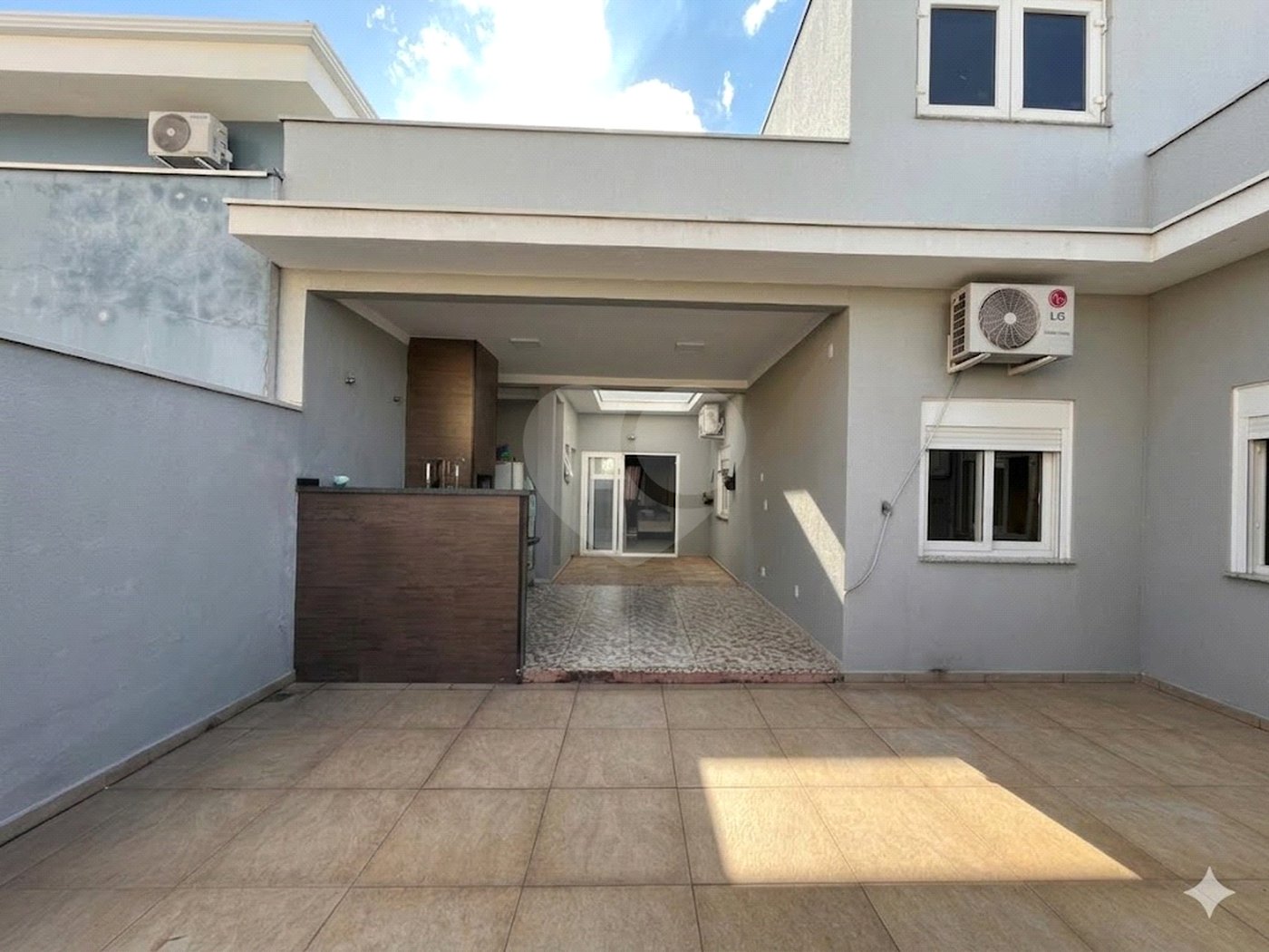 Casa à venda com 3 quartos, sendo 1 suíte, no condomínio Villa Suiça, Sorocaba - SP