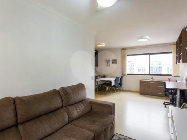 Apartamento à venda com 2 quartos, sendo 1 suíte,  em Moema, São Paulo, SP