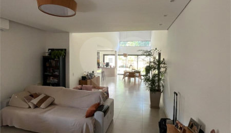 Casa à venda com 3 suítes no condomínio Vila Hipica Ii, Vinhedo - SP