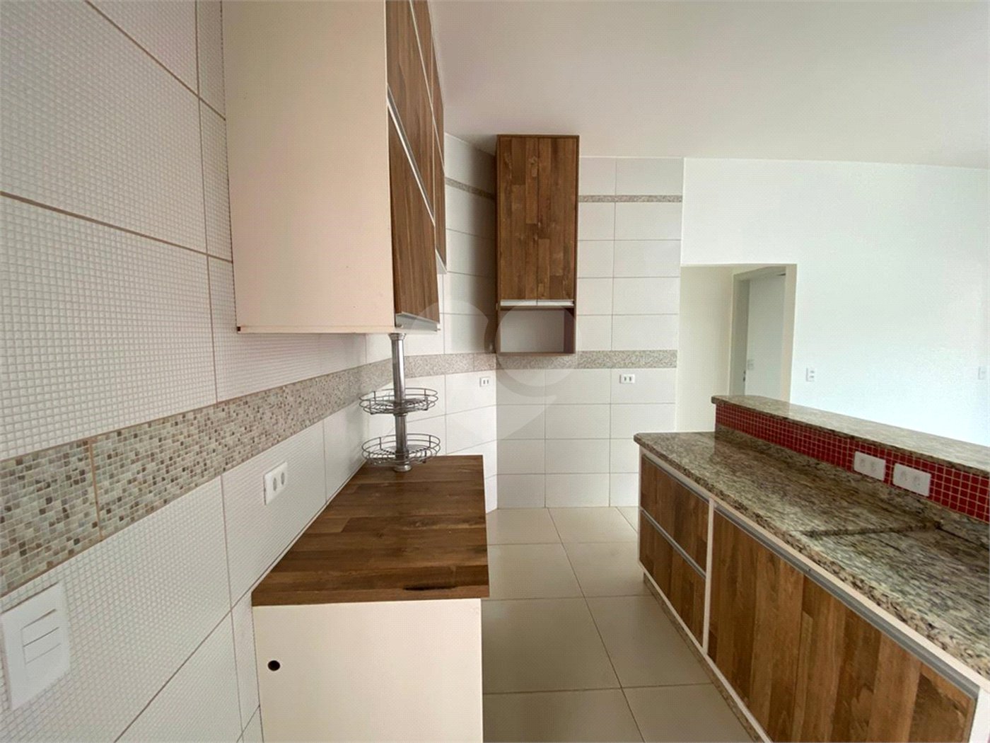 Casa à venda com 3 quartos, sendo 1 suíte,  em Jardim Jamaica, Ponta Porã, MS