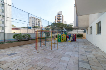 Apartamento à venda com 2 quartos em Moema, São Paulo, SP