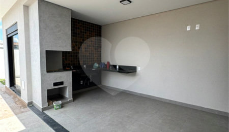 Casa à venda com 3 quartos, sendo 1 suíte,  no condomínio Reserva Central Parque, Salto - SP