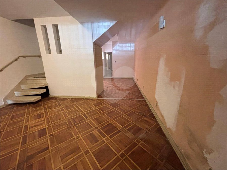 Sobrado à venda com 3 quartos em Jardim Petrópolis, São Paulo, SP
