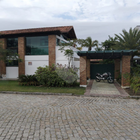 Casa em condomínio à venda com 3 quartos, sendo 2 suítes, em Portinho, Cabo Frio, RJ