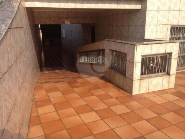 Sobrado à venda com 4 quartos, sendo 1 suíte,  em Jardim Aricanduva, São Paulo, SP