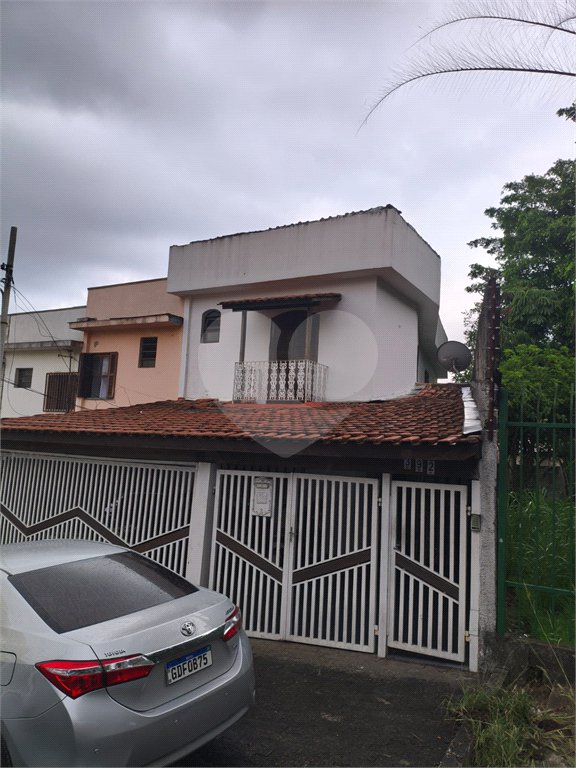 Sobrado à venda com 3 quartos, sendo 1 suíte,  em Conjunto Residencial Vista Verde, São Paulo, SP