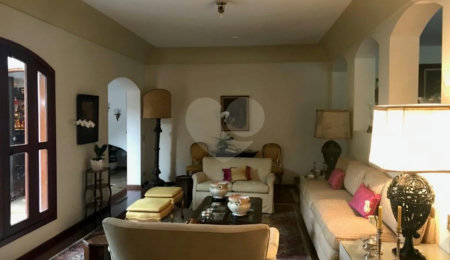 Casa à venda com 5 quartos, sendo 2 suítes, em Jardim Everest, São Paulo, SP