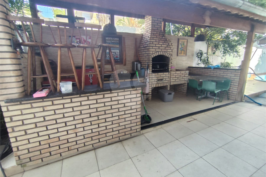 Sobrado à venda com 3 quartos, sendo 1 suíte, em Tremembé, São Paulo, SP
