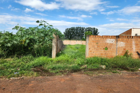 Terreno à venda em Parque Alvorada, Araraquara, SP