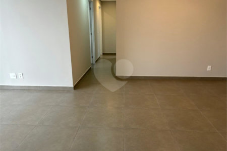 Apartamento à venda com 3 quartos, sendo 1 suíte, em Jardim Caboré, São Paulo, SP