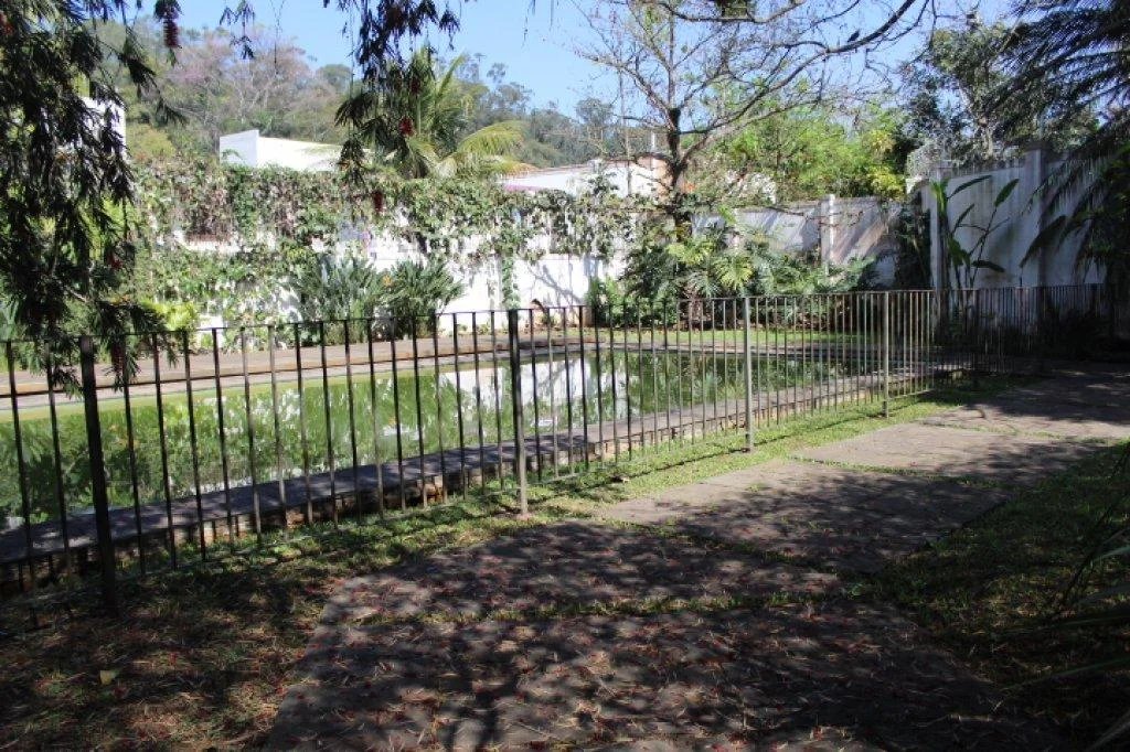 Casa Térrea à venda ou para alugar com 6 suítes em Vila Tramontano, São Paulo, SP