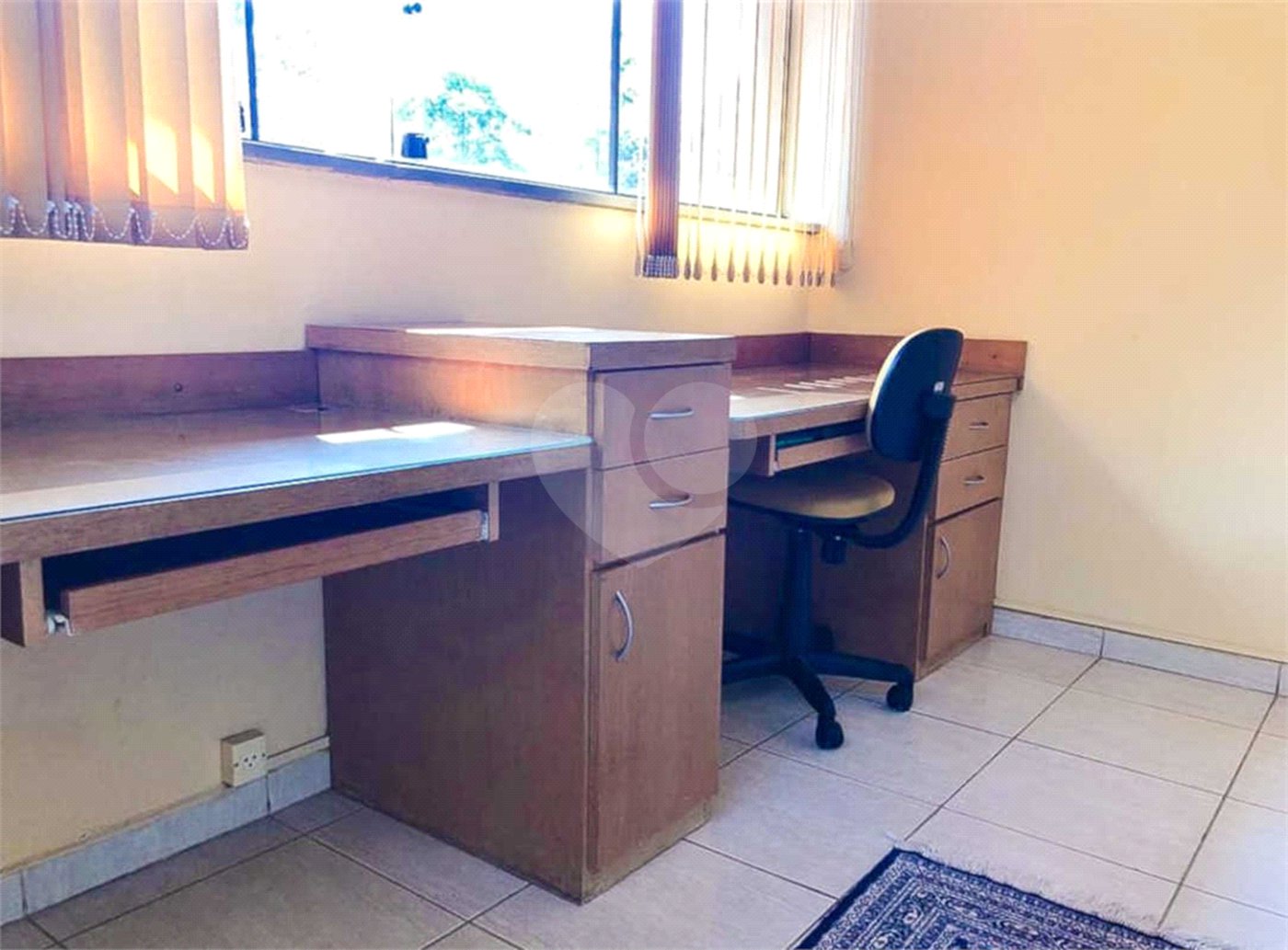 Casa à venda com 3 quartos, sendo 1 suíte,  no condomínio Vivenda das Vinhas, Vinhedo - SP