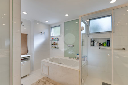 Apartamento à venda com 3 suítes em Granja Julieta, São Paulo, SP