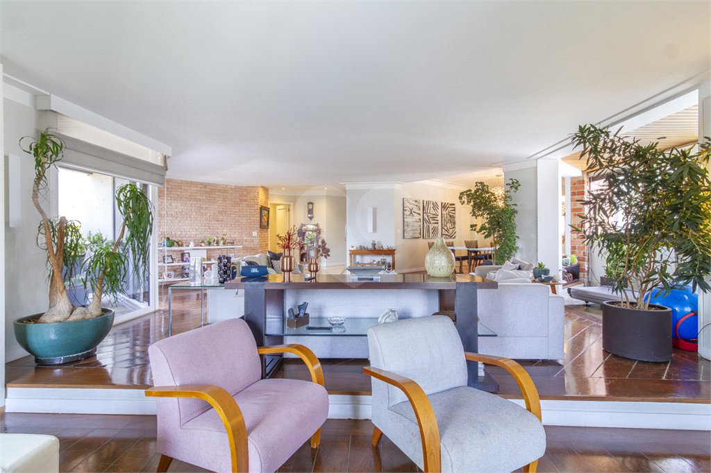 Apartamento à venda com 4 quartos, sendo 2 suítes, em Indianópolis, São Paulo, SP