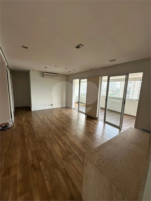 Apartamento à venda com 3 quartos, sendo 1 suíte, em Brooklin Paulista, São Paulo, SP