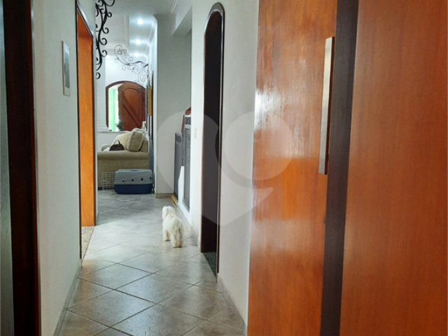 Sobrado à venda com 4 quartos, sendo 3 suítes,  em Região Central, Caieiras, SP