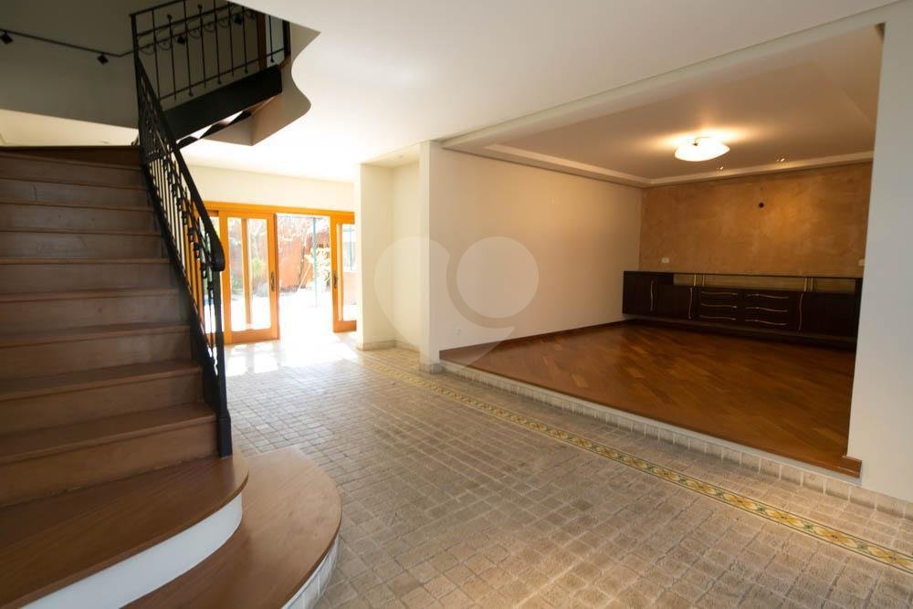 Casa à venda com 4 suítes no condomínio Jardim das Azaléias, São Paulo - SP