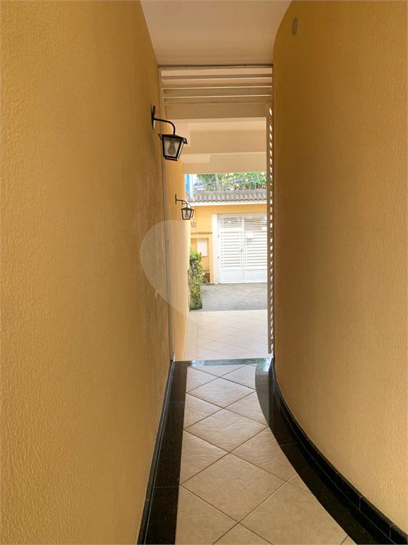 Sobrado à venda com 4 quartos, sendo 1 suíte, em Vila Campo Grande, São Paulo, SP