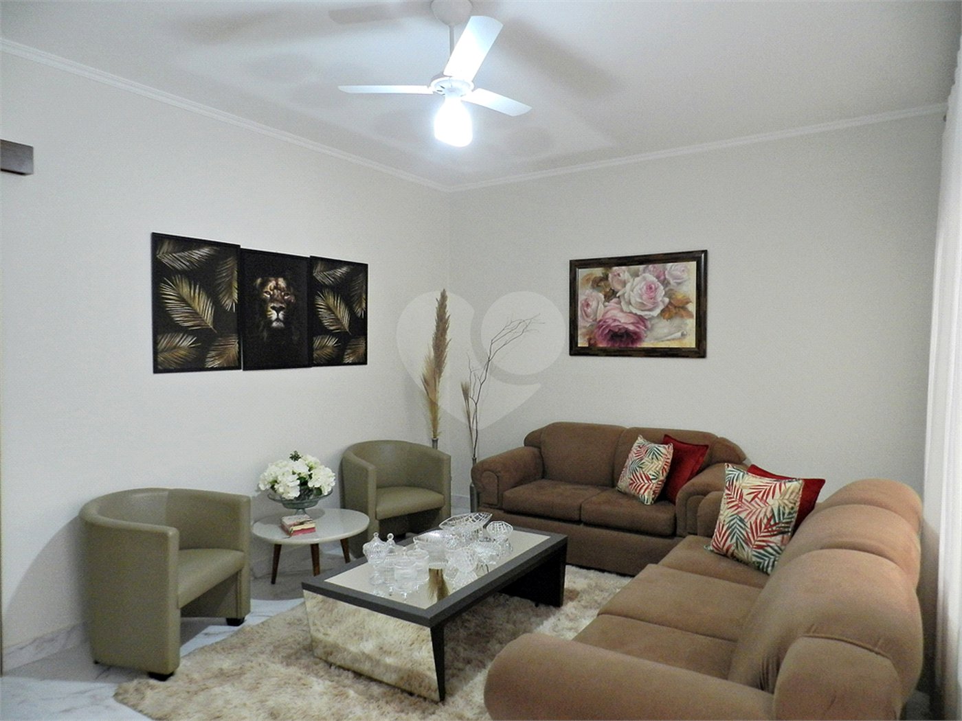 Sobrado à venda com 4 quartos, sendo 3 suítes, em Jardim Paulistano, Ribeirão Preto, SP