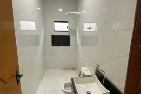 Casa à venda com 3 quartos, sendo 1 suíte,  em Jardim Iracema, Balsas, MA