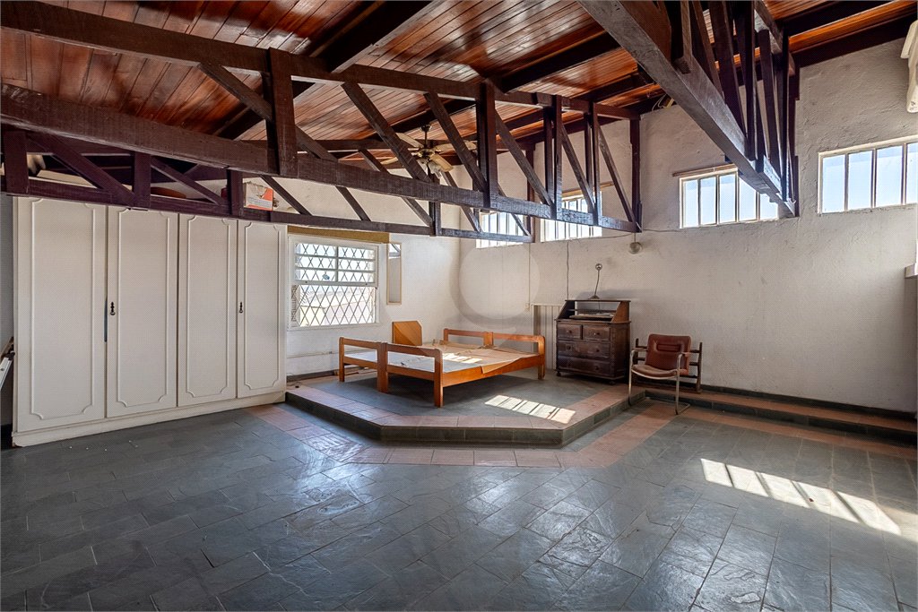 Casa à venda com 4 suítes em Jardim Londrina, São Paulo, SP