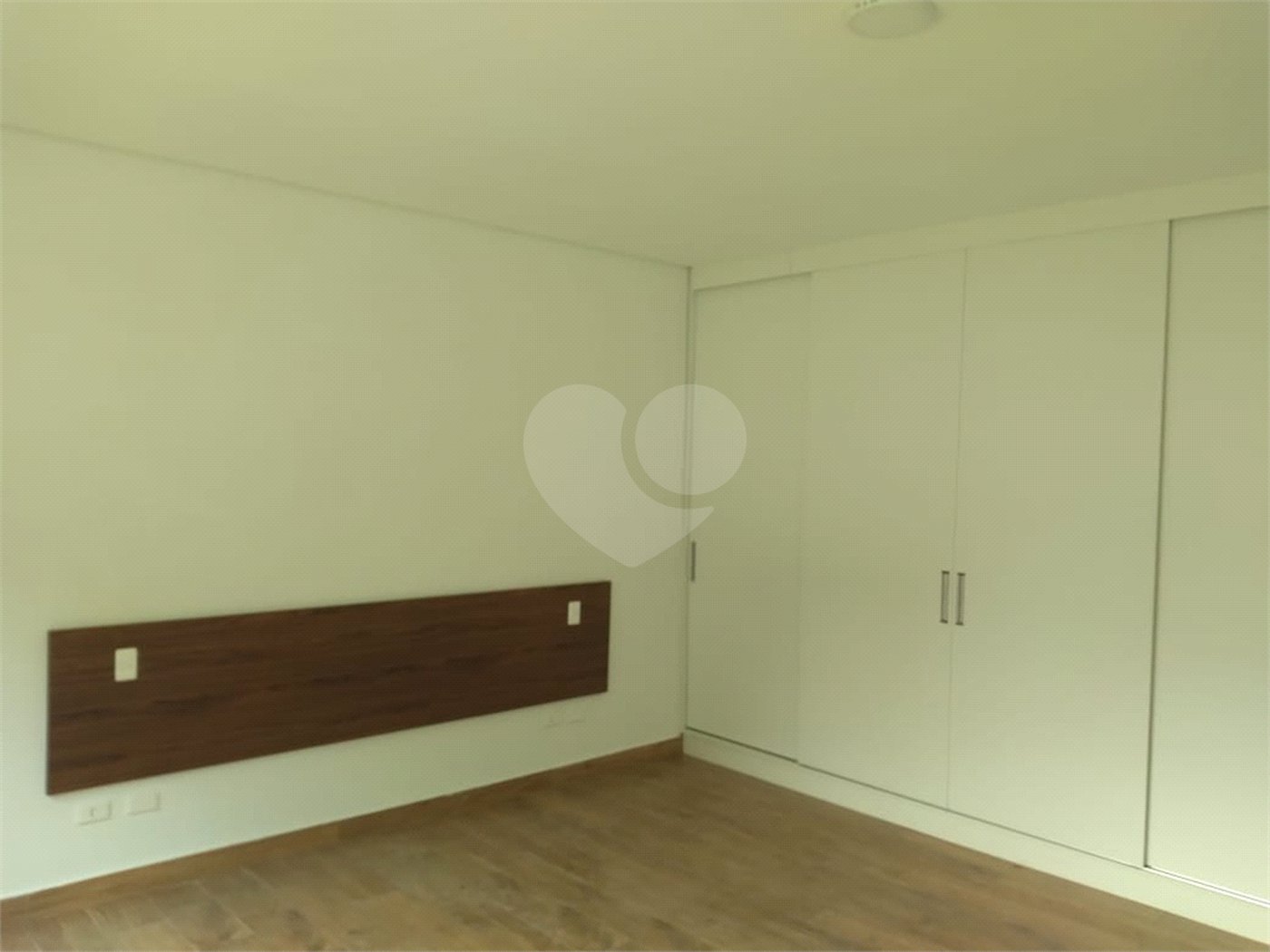 Casa à venda com 4 suítes no condomínio Saint Thomás Rua Uruana,9, Carapicuíba - SP