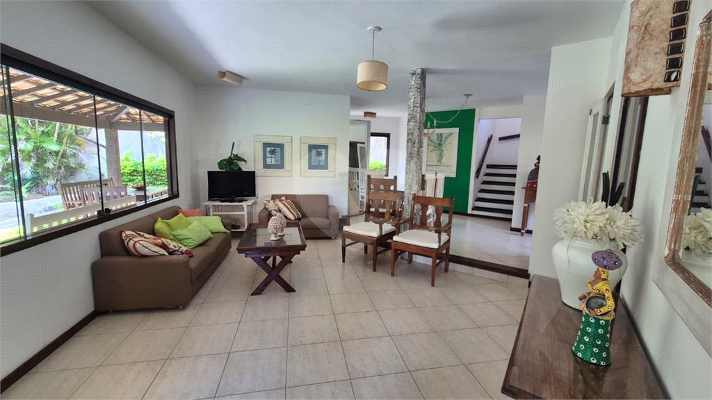 Casa à venda com 5 quartos, sendo 4 suítes,  em Geribá, Armação dos Búzios, RJ