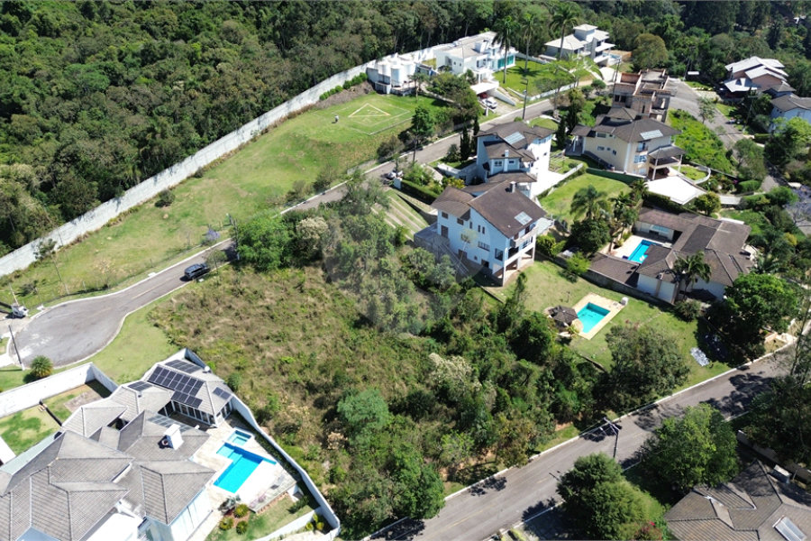 Terreno à venda no condomínio Suíça da Cantareira, Mairiporã - SP