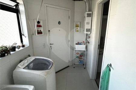 Apartamento à venda com 3 quartos, sendo 1 suíte,  em Vila Andrade, São Paulo, SP