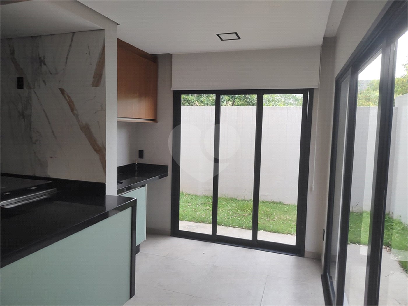 Casa à venda com 2 suítes no condomínio Vue 26, Atibaia - SP