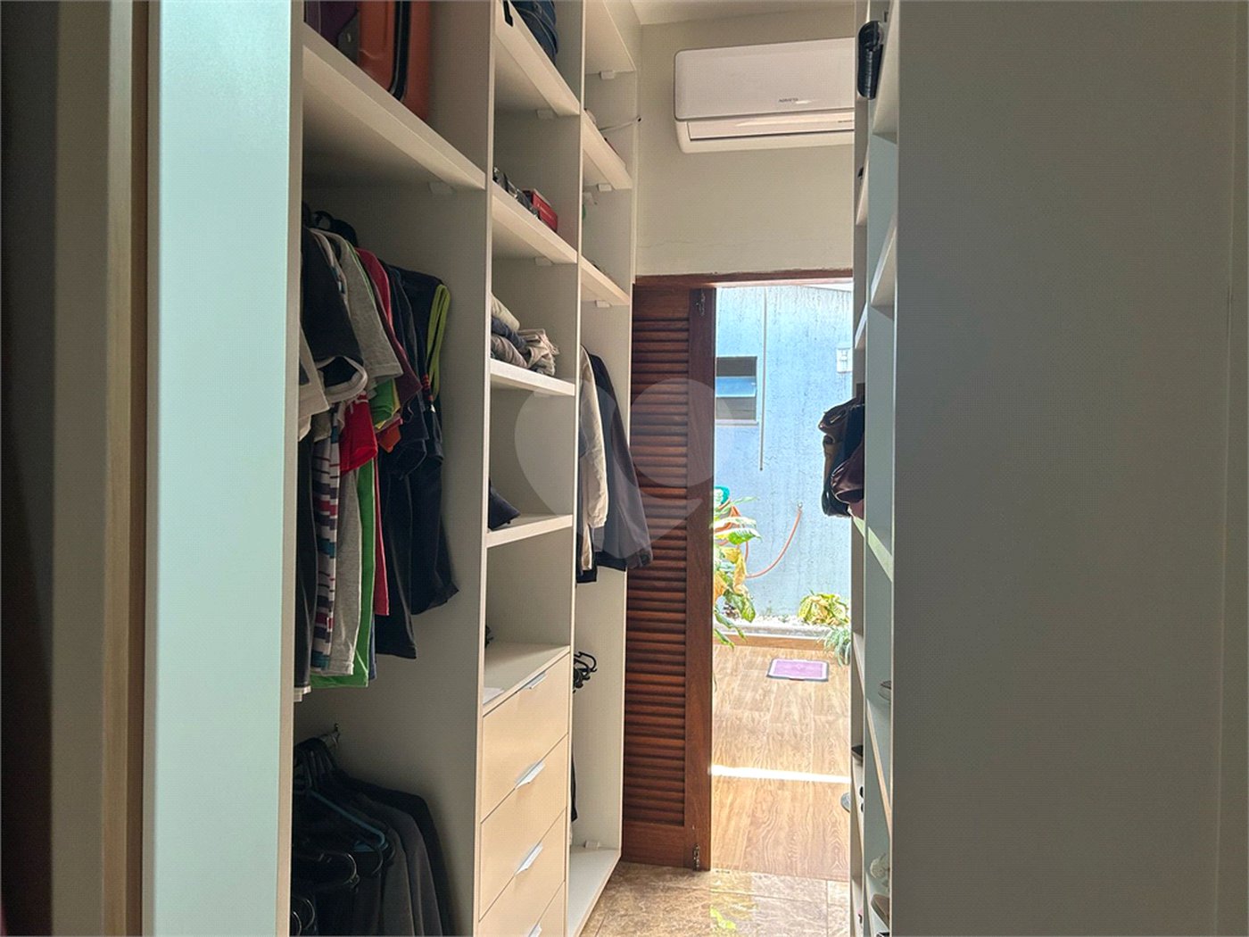 Casa à venda com 3 quartos, sendo 2 suítes, em Jardim de Cresci, São Carlos, SP