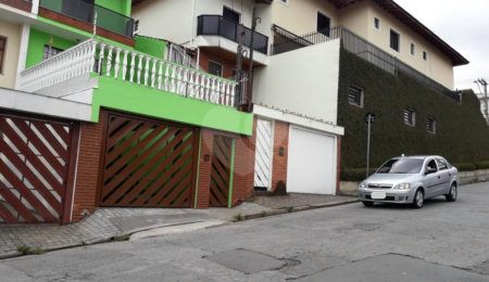 Sobrado à venda com 3 quartos, sendo 1 suíte,  em Vila Santa Terezinha (zona Norte), São Paulo, SP